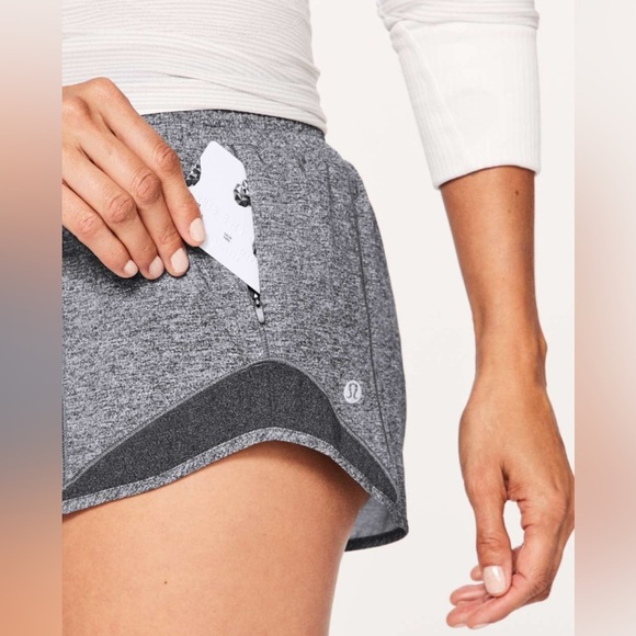 Lululemon Hotty Hot Short in Heather Lux Multi Black / Heathered Black - Size 4 - Picture 2 of 7